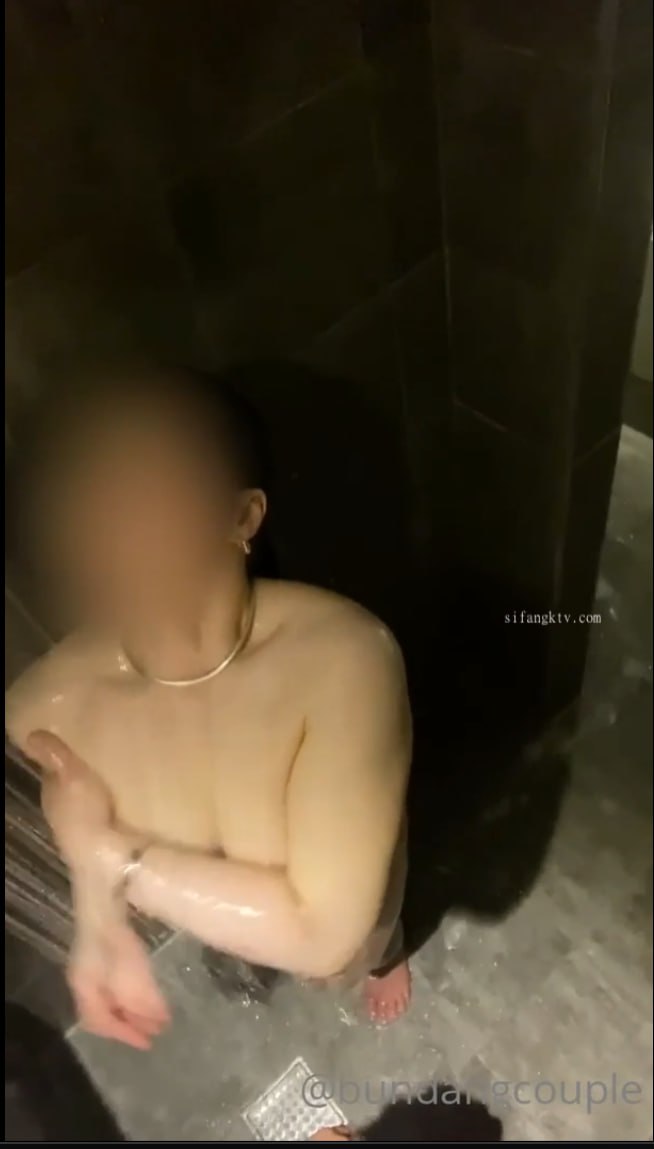 约炮师范在校生女上位 後入啪啪啪